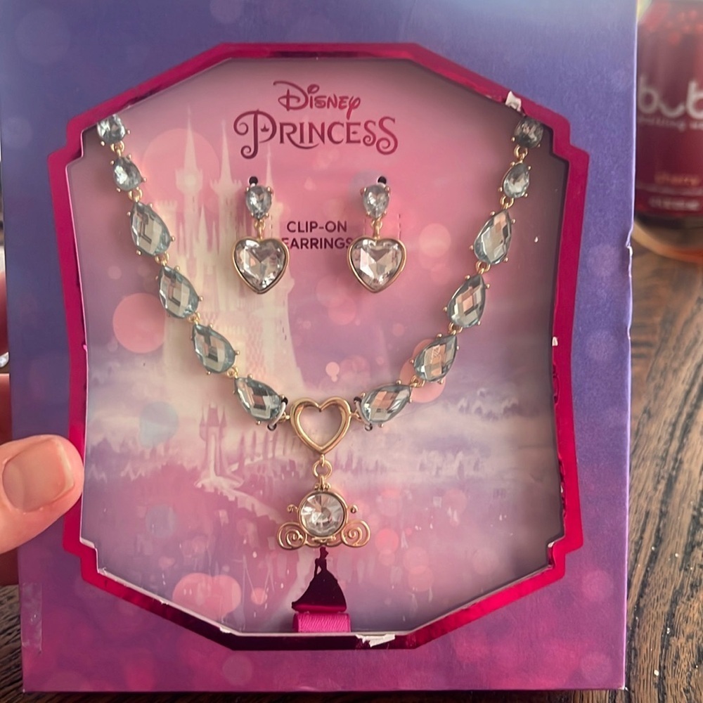 disney princess earrings and necklace